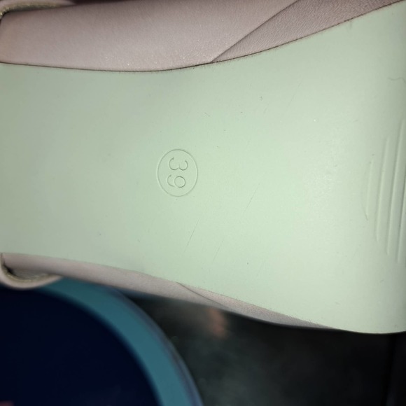 Beautiful 4 inch Nude Color ankle strap beauties - SZ 8 - Picture 9 of 10